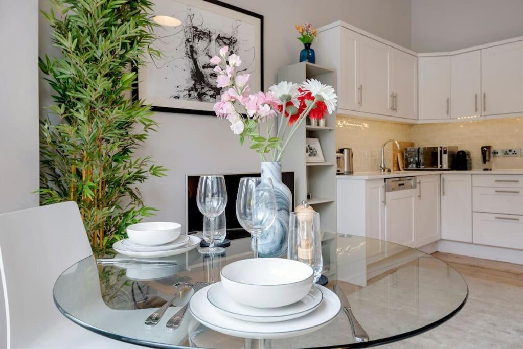 Contemporary Clapham Living Apartment London Exterior photo