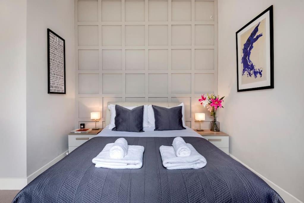 Contemporary Clapham Living Apartment London Exterior photo