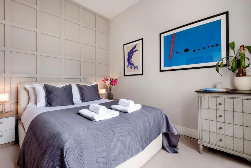 Contemporary Clapham Living Apartment London Exterior photo