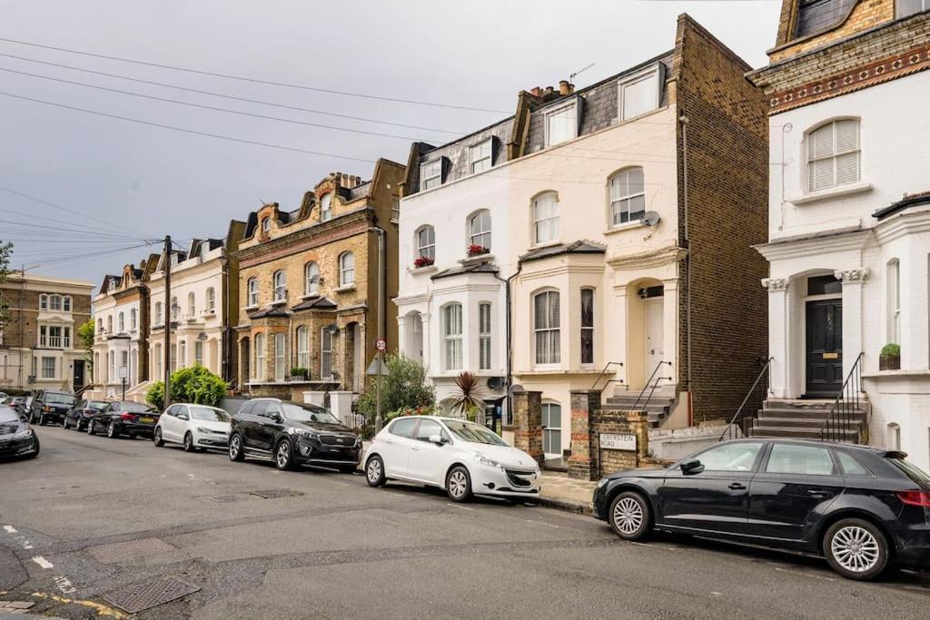 Contemporary Clapham Living Apartment London Exterior photo